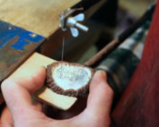 Kunsthandwerk, Hornschnitzen, Jagdfakten.at