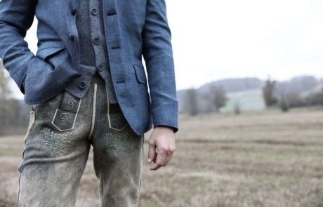 Lederhosen Stickereien, traditionelle Jagdtracht, Jagdfakten.at informiert