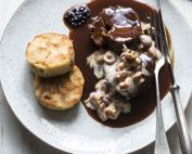 Wildes Weihnachtsmenü - geschmorte Gamsschulter; Jagdfakten.at wünscht guten Appetit!