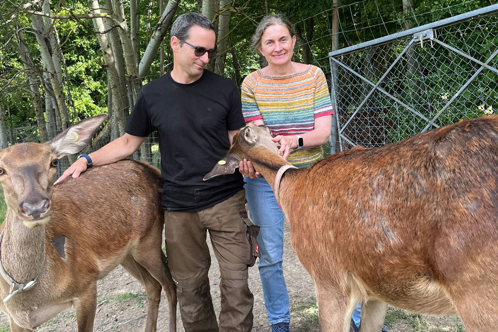 Peter Steiger und Dr. Claudia Bieber – FIWI, Foto: J. Egger Jagdfakten.at im Gespräch mit Tierpfleger Peter Steiger und Dr. Claudia Bieber - FIWI Wien